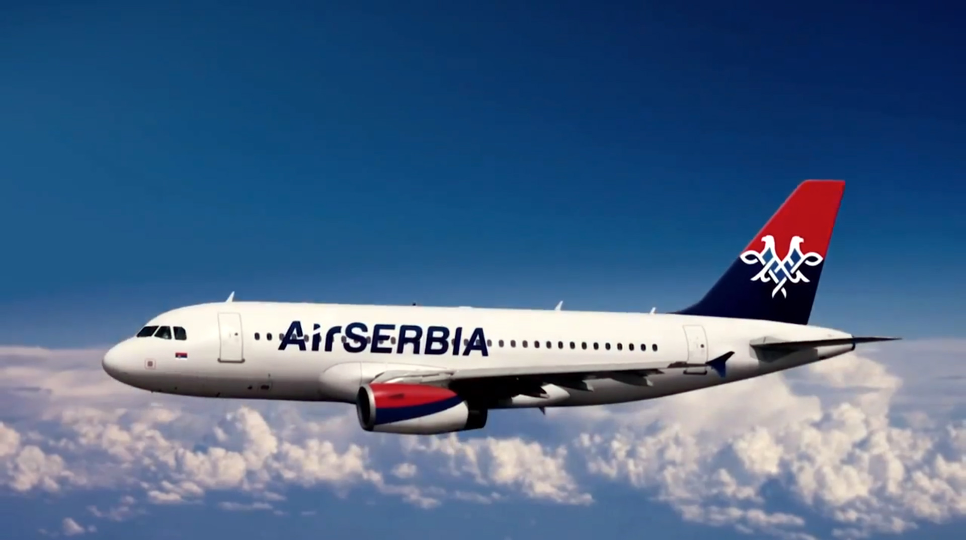 La compañía aérea Air Serbia (Aire Serbia). sayt.2 oficial