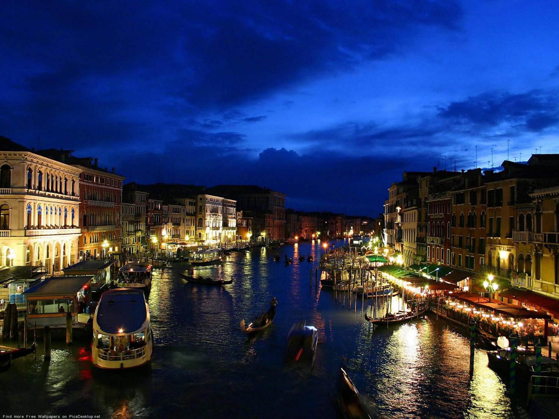 Удивительный город венеция. Венеция Италия. Ночная Венеция Италия. Венеция ночью.